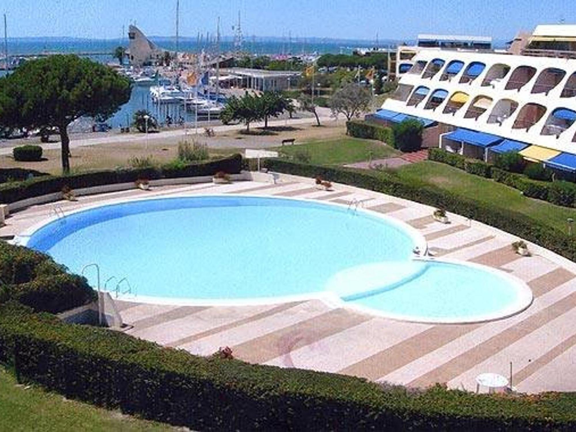 2 Pieces Avec Piscine, 4 Couchages A Port Camargue - Fr-1-731-137